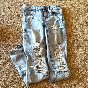 American Eagle 00 high waisted light wash ripped jeans